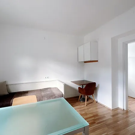 Up Resistances G דירה