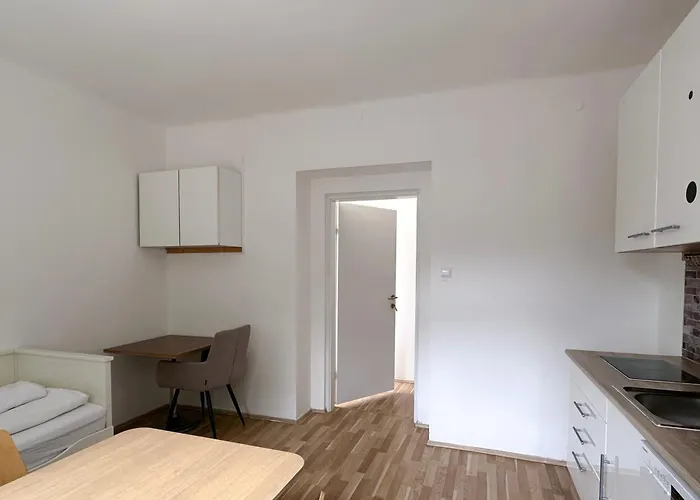 Up Resistances G באדן