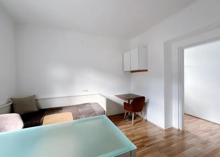 Up Resistances G Apartament